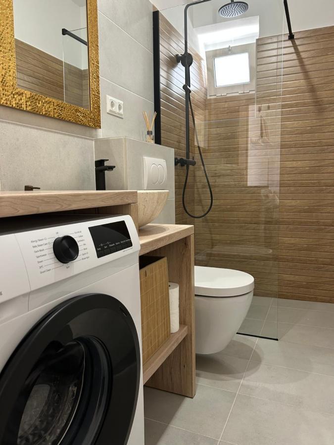 Zio Nino Apartment Sutomiscica ภายนอก รูปภาพ