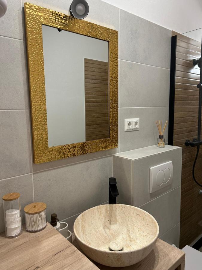 Zio Nino Apartment Sutomiscica ภายนอก รูปภาพ