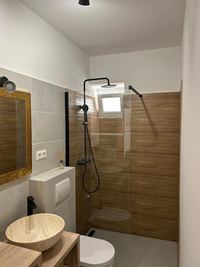 Zio Nino Apartment Sutomiscica ภายนอก รูปภาพ