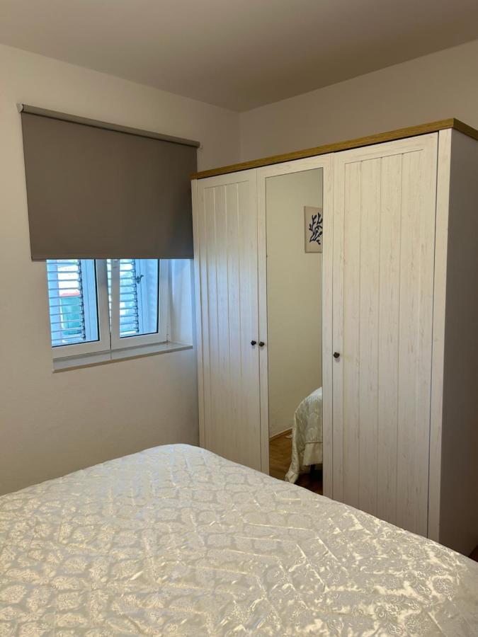 Zio Nino Apartment Sutomiscica ภายนอก รูปภาพ